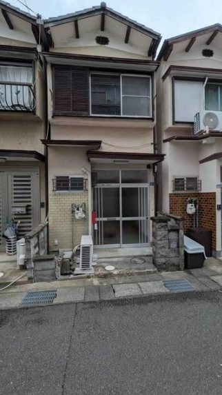 滝ノ町二丁目10-3貸家 外観