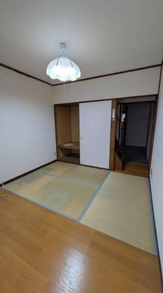 滝ノ町二丁目10-3貸家 ベッドルーム