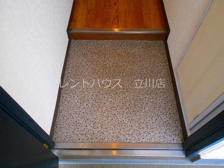 東京都日野市栄町２丁目 玄関