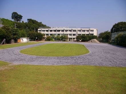 東京都日野市栄町２丁目 小学校