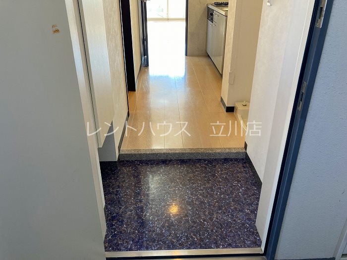 東京都日野市多摩平２丁目 玄関