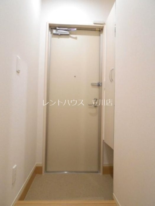 東京都立川市幸町５丁目 玄関
