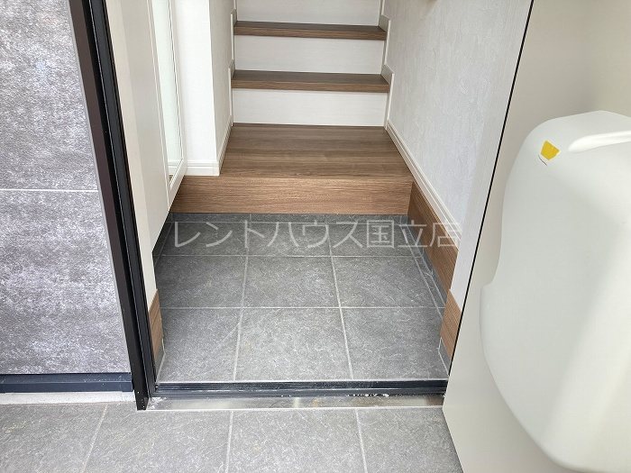 東京都日野市万願寺３丁目 玄関