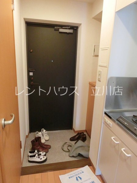東京都日野市日野本町３丁目 玄関