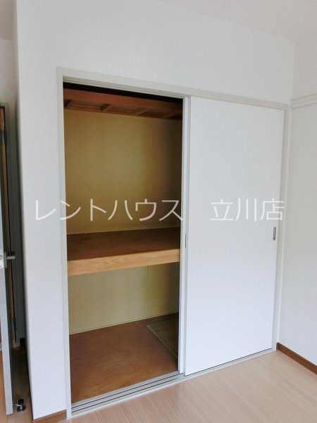 東京都立川市曙町３丁目 収納