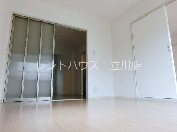 東京都立川市曙町３丁目 リビング