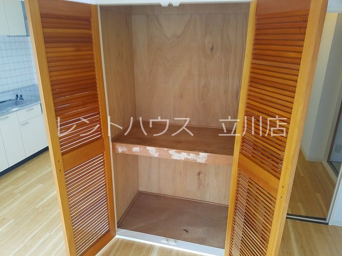 東京都立川市曙町１丁目 収納