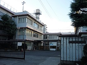 東京都立川市富士見町１丁目 中学校