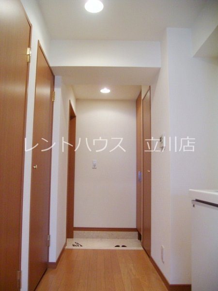 東京都立川市羽衣町２丁目 玄関