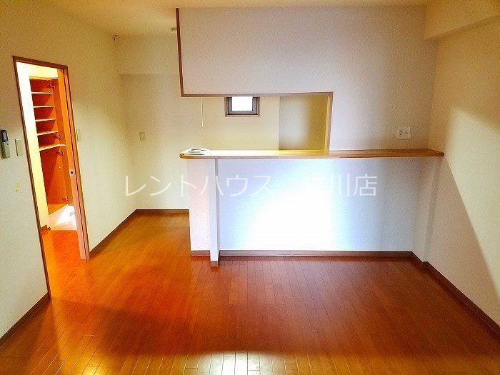 東京都立川市高松町３丁目 リビング