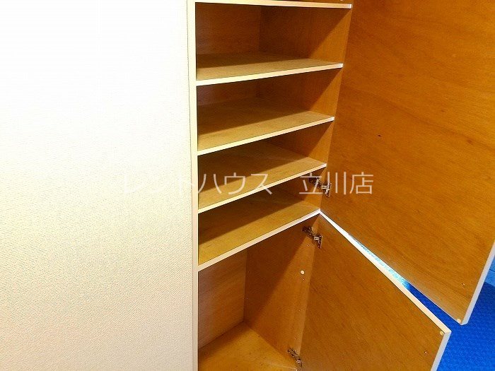 東京都立川市高松町３丁目 収納