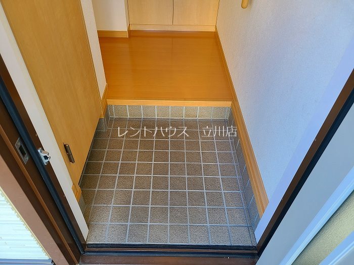 東京都立川市上砂町１丁目 玄関
