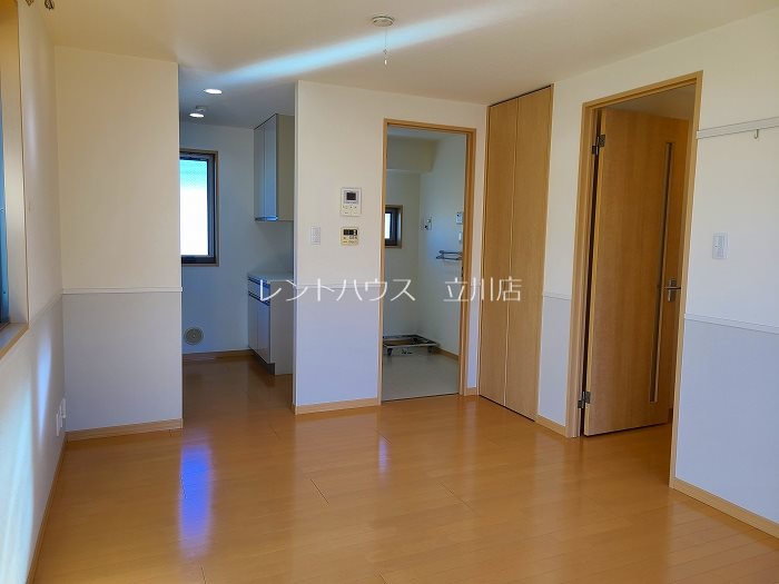 東京都立川市上砂町１丁目 リビング