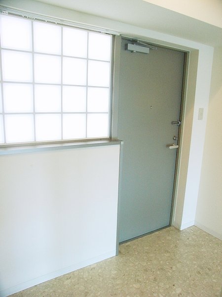 東京都日野市新町１丁目 玄関