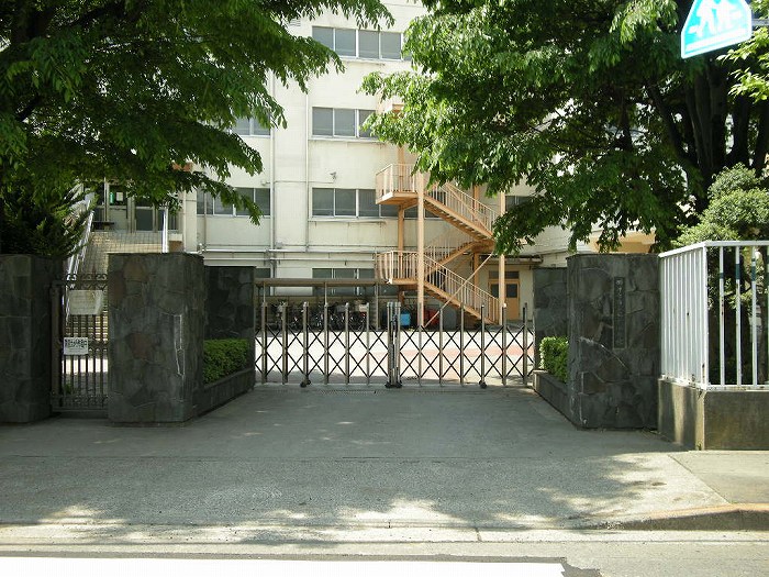 東京都国分寺市東恋ヶ窪１丁目 小学校