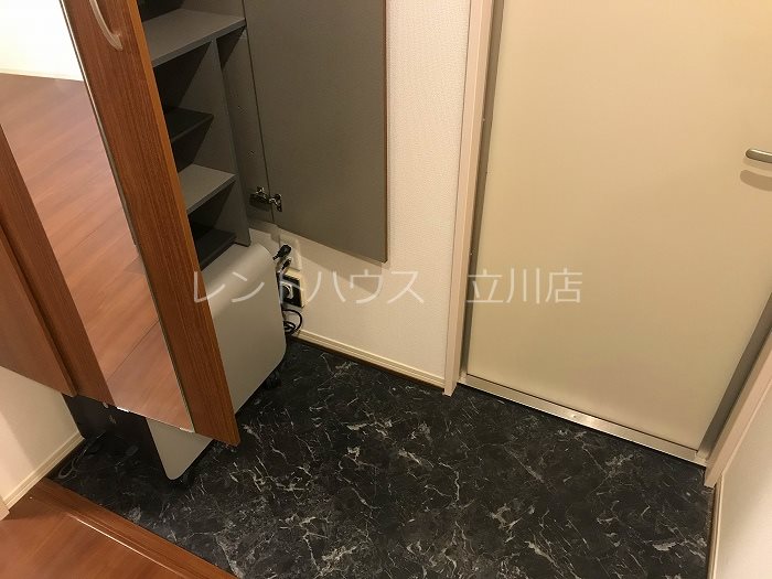 東京都日野市豊田３丁目 玄関