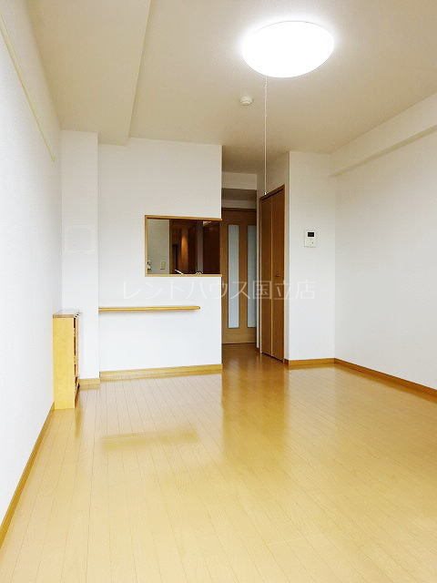 東京都昭島市朝日町１丁目 リビング