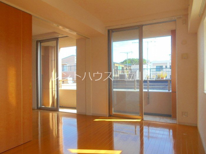 東京都立川市錦町６丁目 リビング