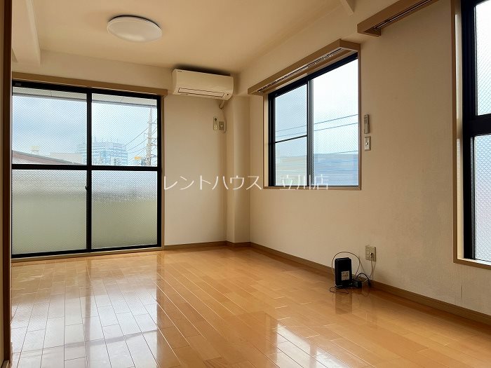 東京都立川市曙町３丁目 リビング
