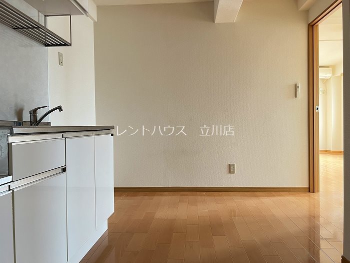 東京都立川市曙町３丁目 リビング