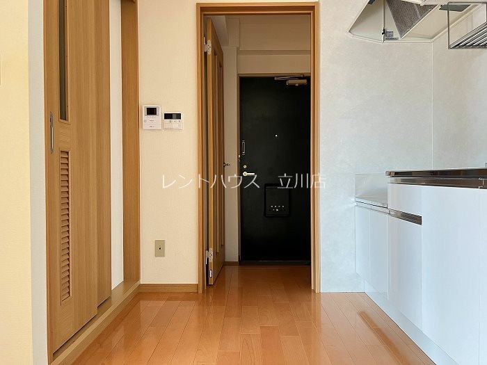 東京都立川市曙町３丁目 リビング