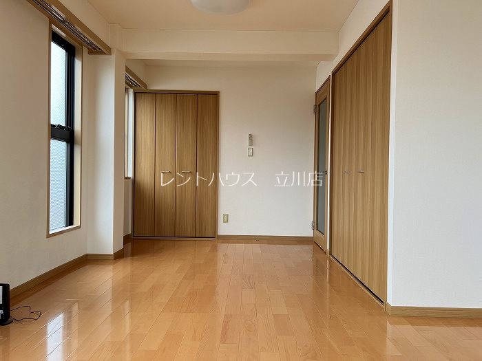東京都立川市曙町３丁目 リビング