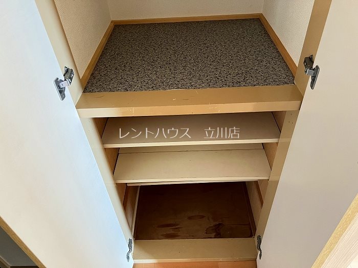 東京都立川市曙町３丁目 収納