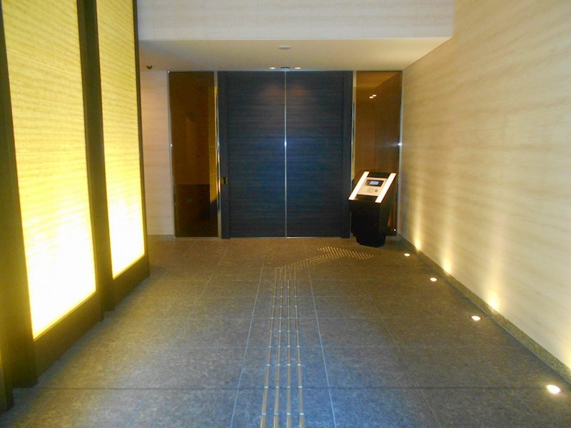 東京都立川市曙町２丁目 エントランス