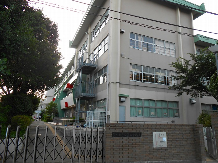 東京都国分寺市西元町３丁目 中学校