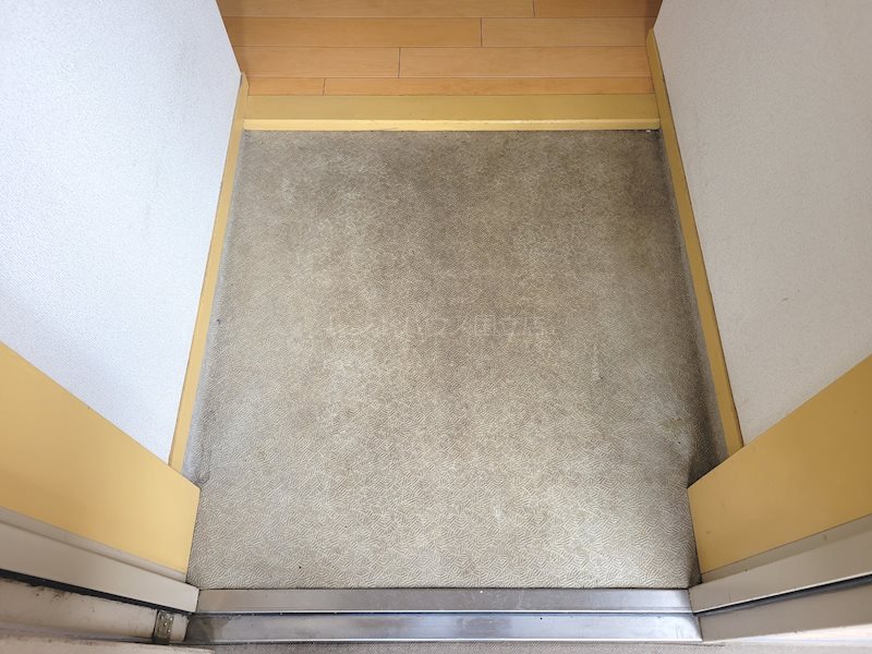 東京都国立市富士見台３丁目 玄関