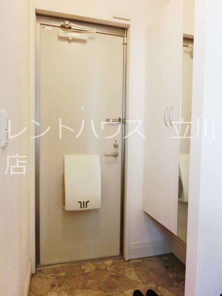 東京都立川市栄町５丁目 玄関
