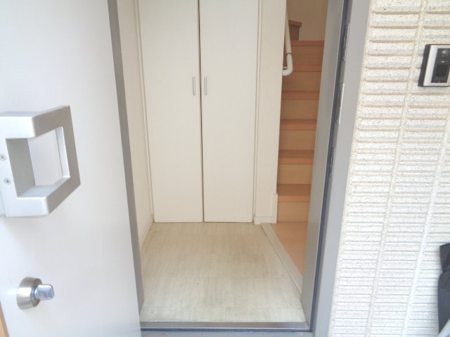 東京都国立市西２丁目 玄関