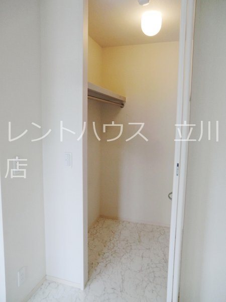 東京都日野市栄町２丁目 収納