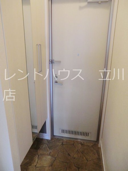東京都日野市栄町２丁目 玄関