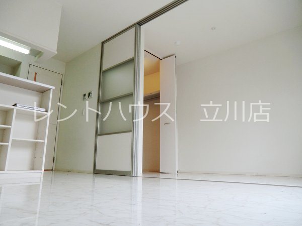 東京都日野市栄町２丁目 リビング