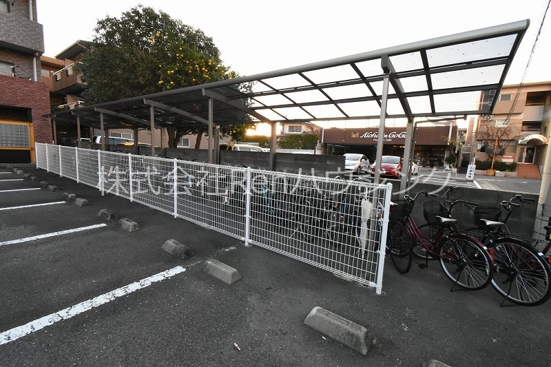 リバティーマンション 駐車場