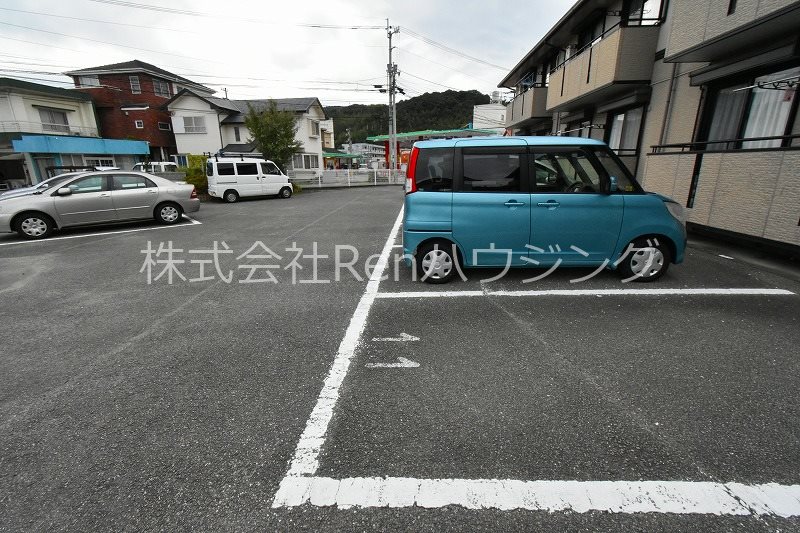 ピュアメゾン　A棟 駐車場