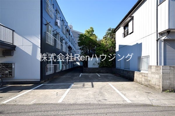 ピース・ヴィエント 駐車場