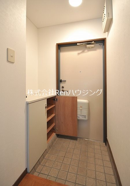 グランディール矢三Ｃ 玄関