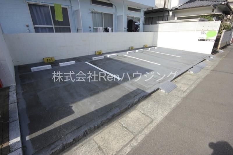 ルミエール庄町 駐車場
