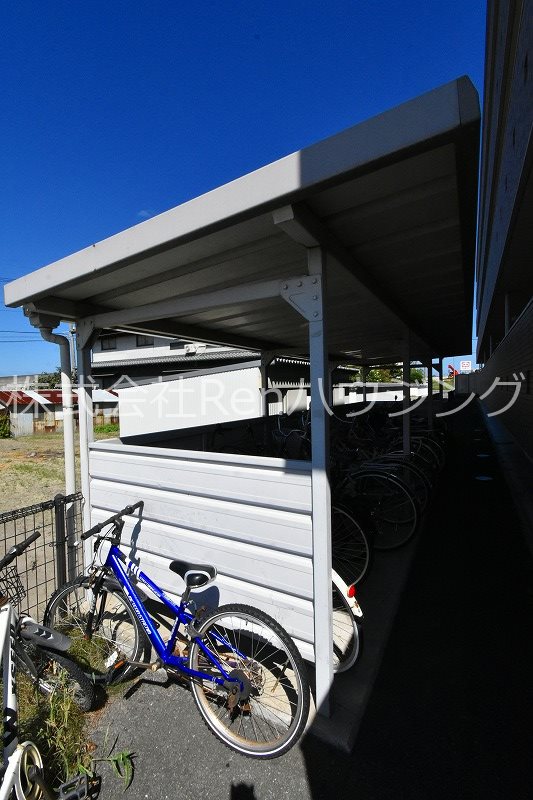 アメンド73 駐車場