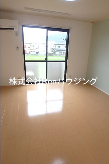 セジュール中吉野 リビング