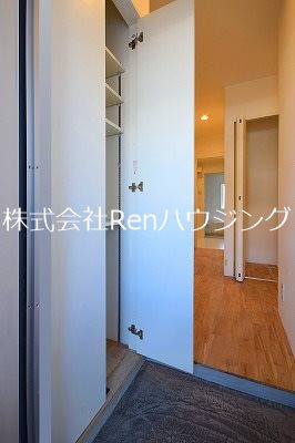 ピース・クレアA棟 玄関
