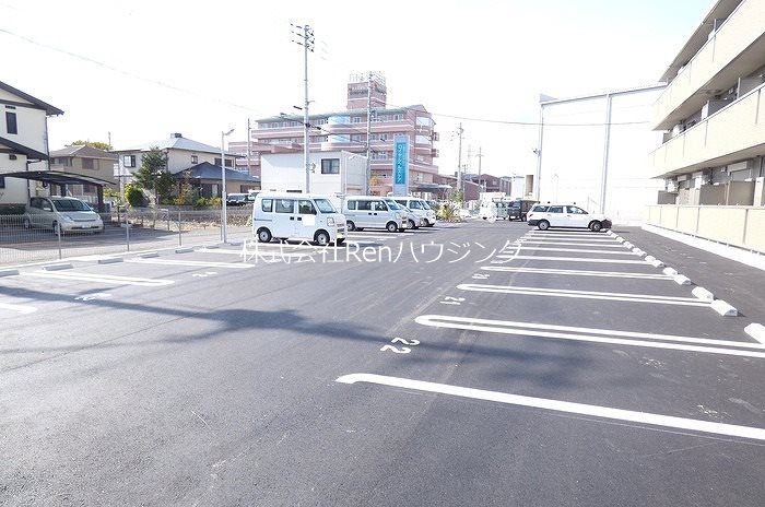 キャトルセゾン 駐車場