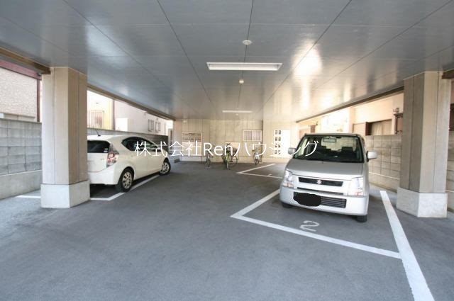 ハーミットクラブ南佐古 駐車場