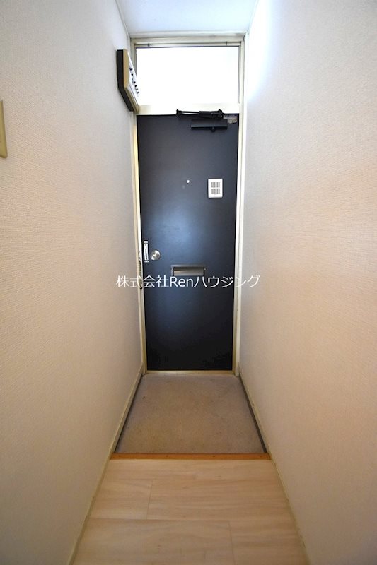 山城リバーハイツ 玄関