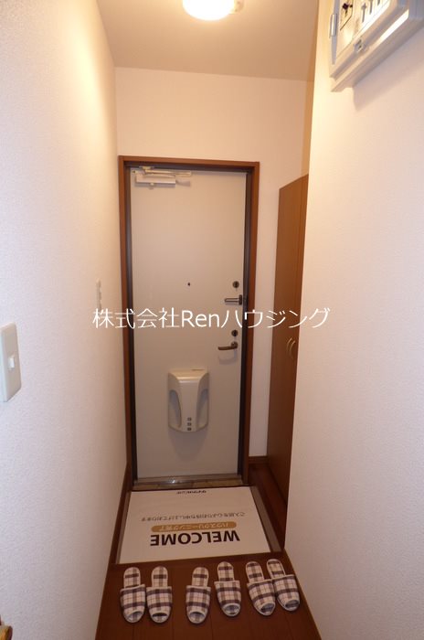 ウィルモア夷山 玄関