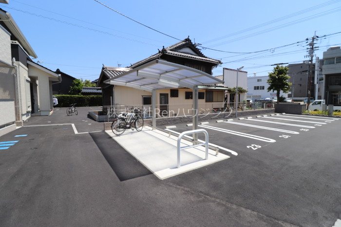 アイリス 駐車場