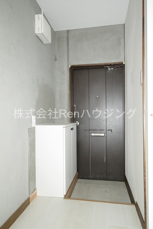 市原ハイランドビル 玄関