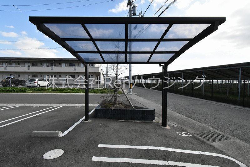 ピース・グラッド 駐車場